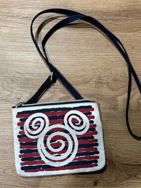 Disney Parks Mickey Mouse crossbody bag with white Mickey Mouse head